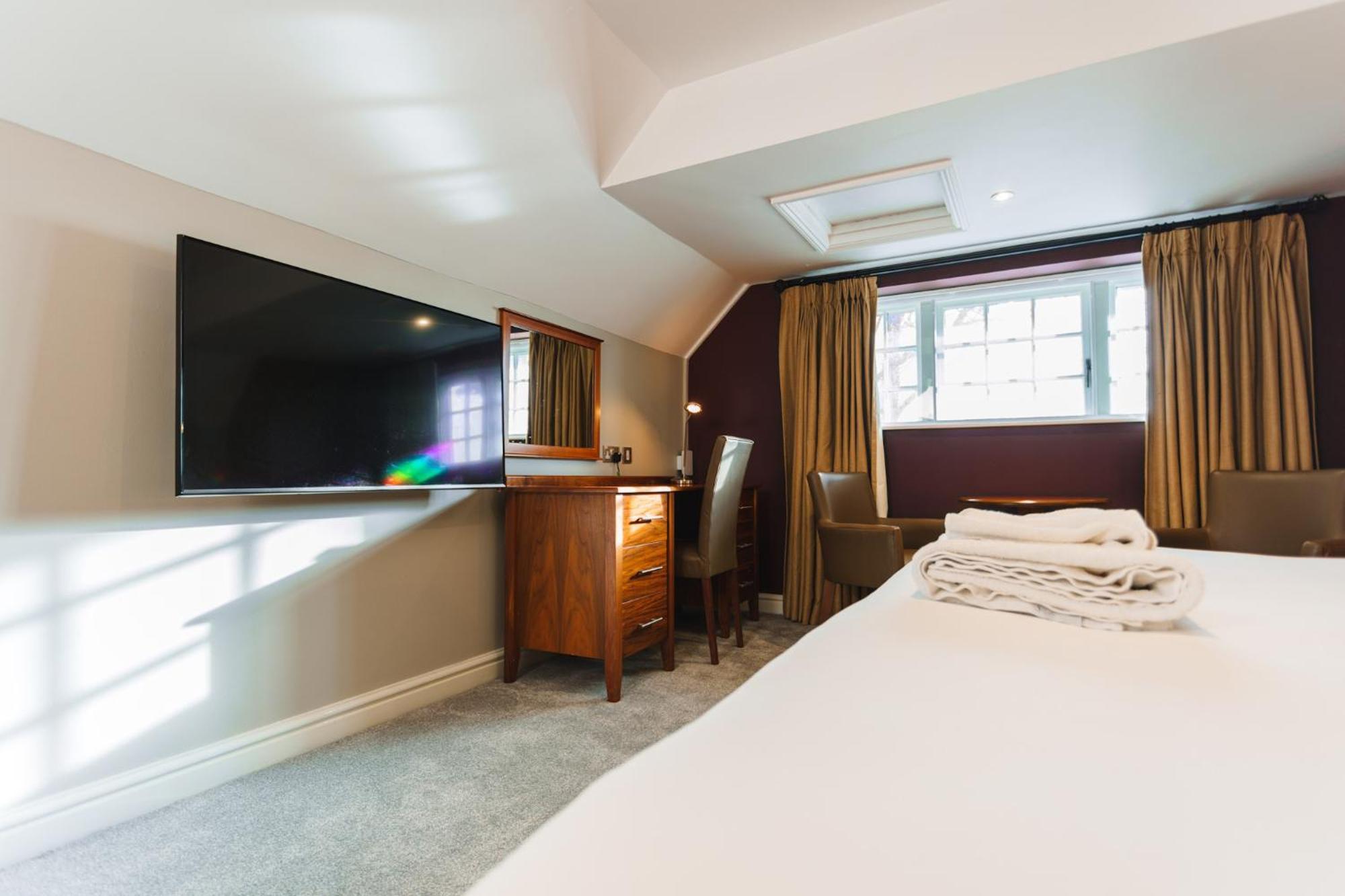 The Dog & Doublet Inn